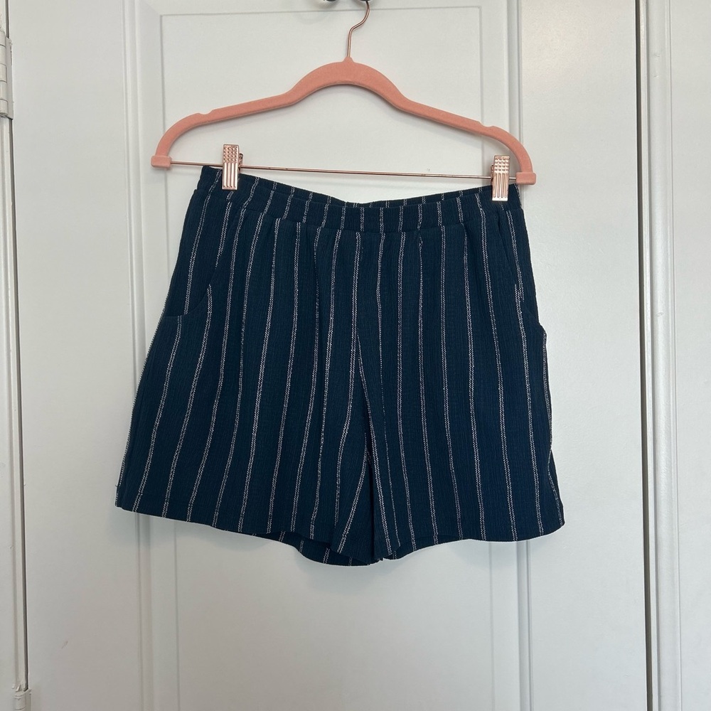Ruby & Wren Navy Striped Women's Shorts
